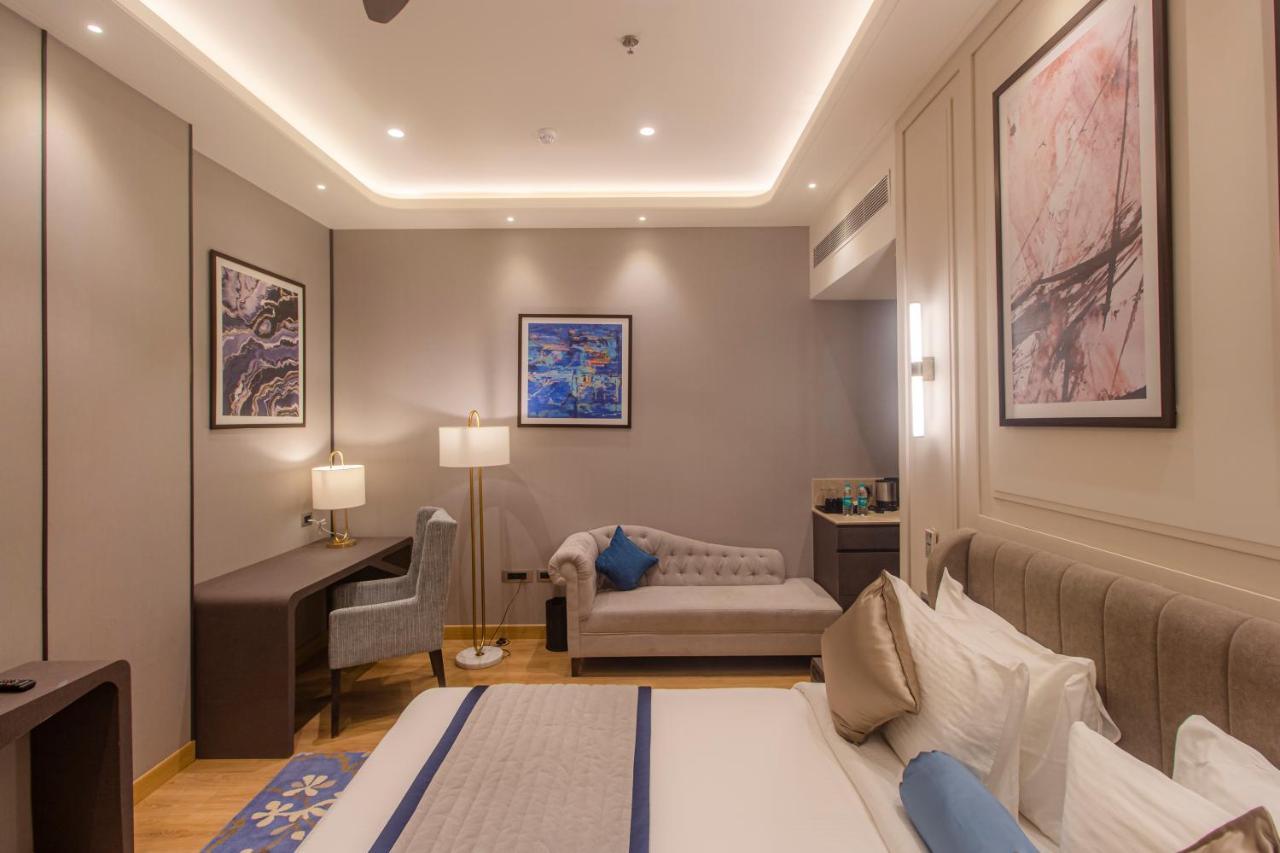 The Cove Wing Hotel Panchkula Bagian luar foto