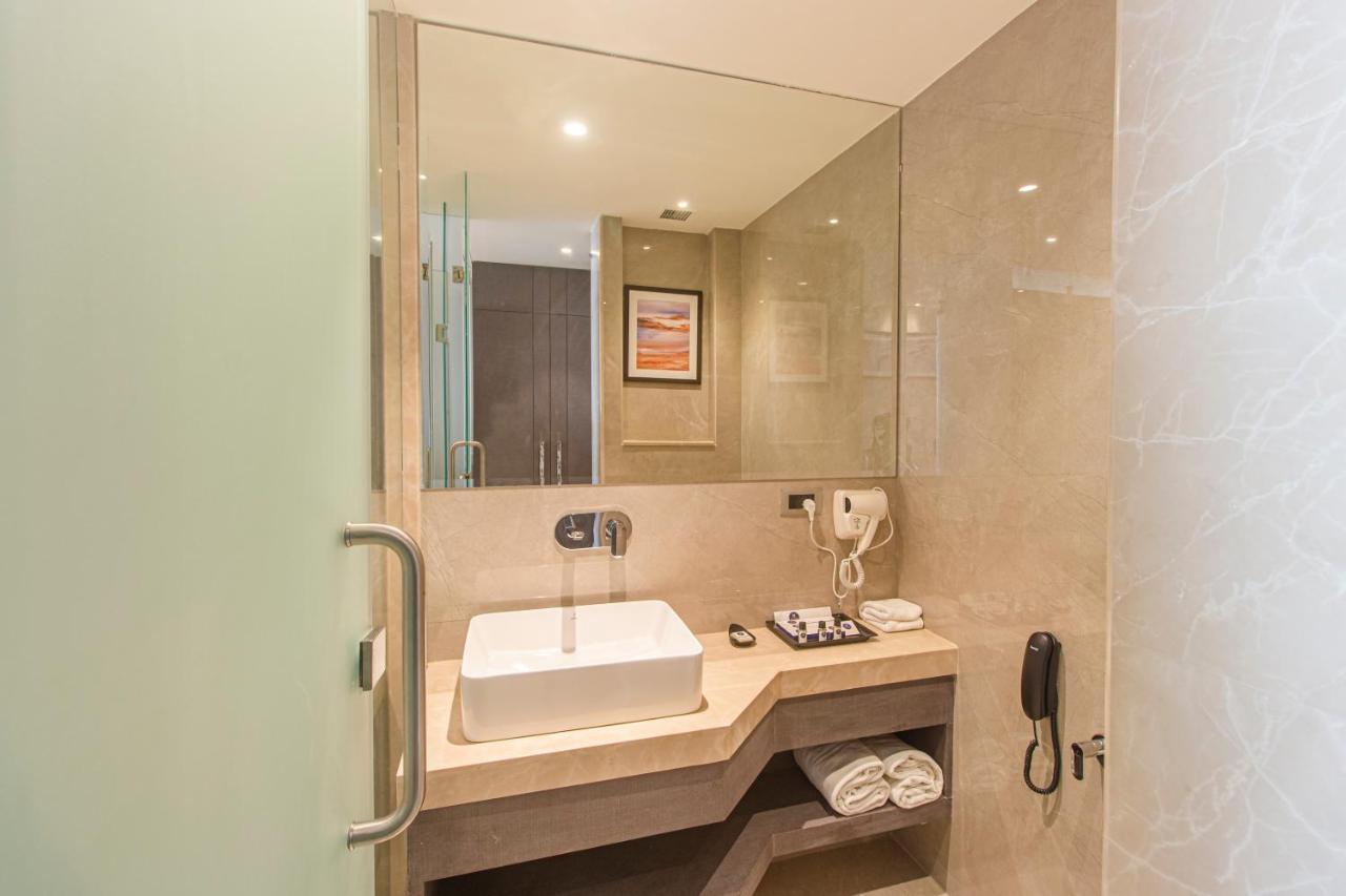 The Cove Wing Hotel Panchkula Bagian luar foto