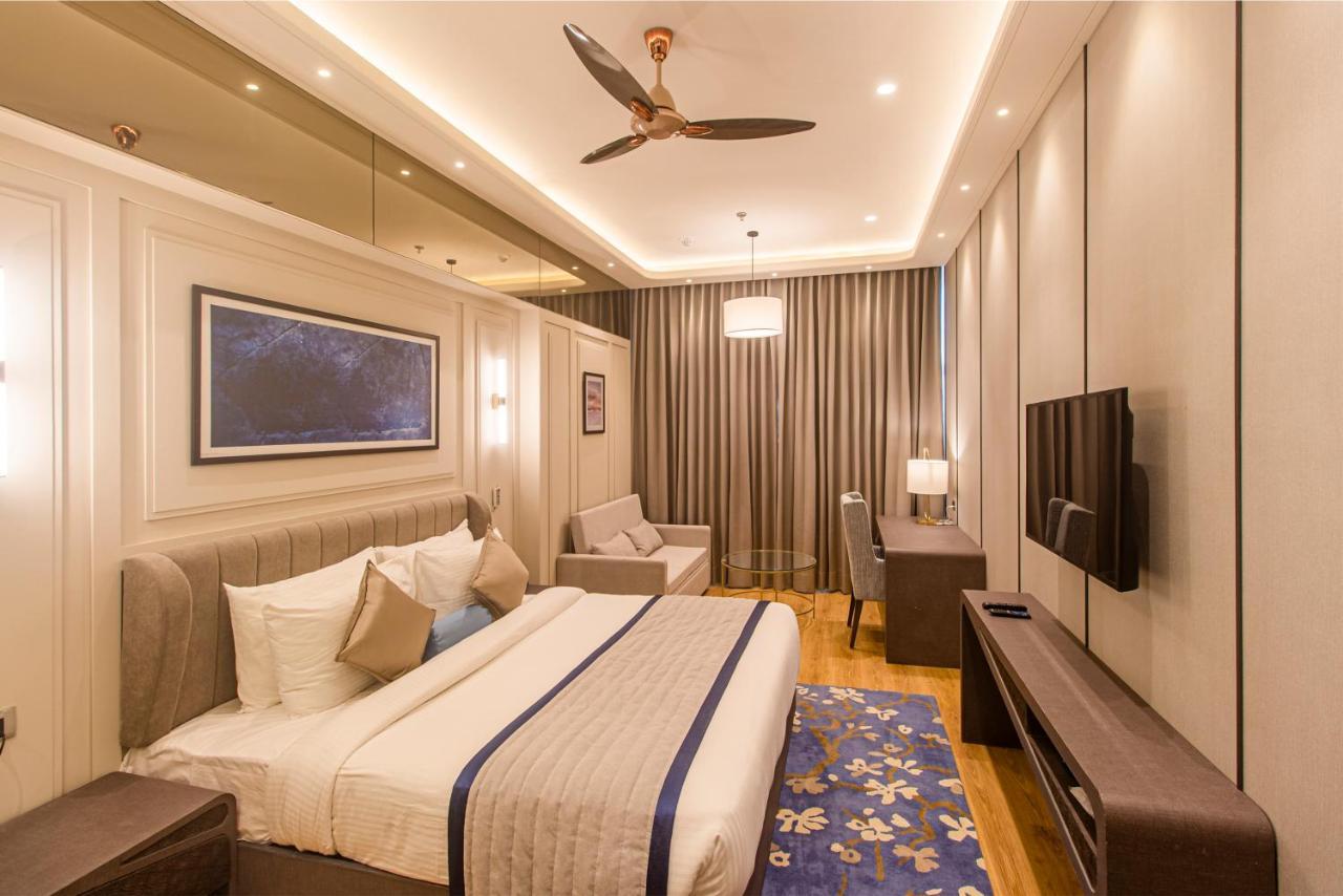 The Cove Wing Hotel Panchkula Bagian luar foto